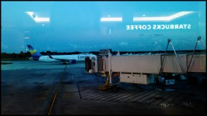 cancun-airport-starbucks